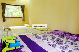 Tempat tidur homestay Andrew Sawarna
