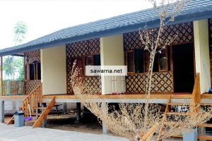 Halaman Depan Kamar Standar AC Sinar Matahari